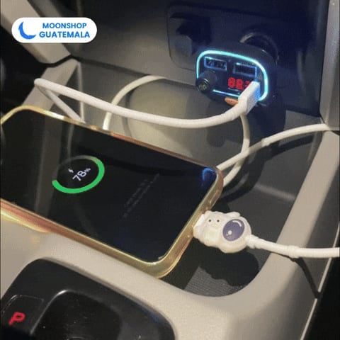 Transmisor Bluetooth y Cargador Tipo C - USB Carga rápida en uso (2)