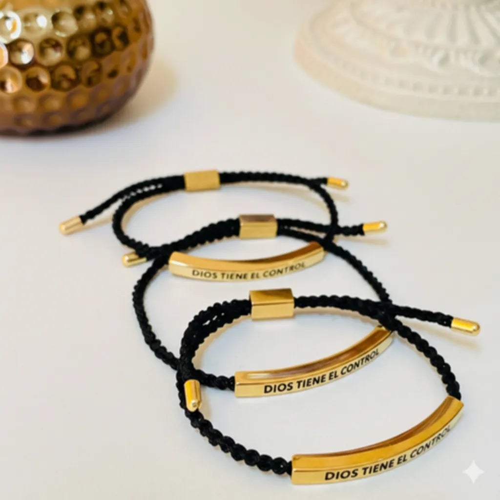 Pulsera Dorada “Dios Tiene el Control” Con Envío gratis