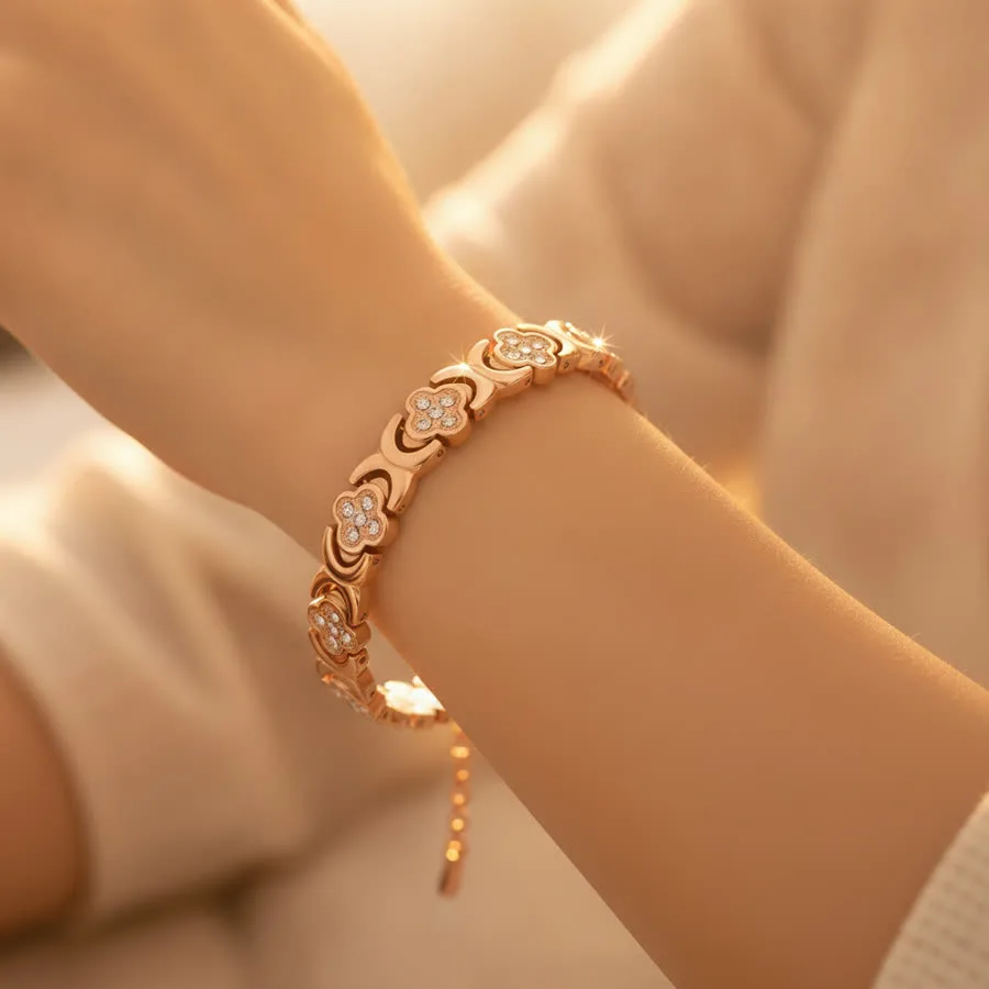Pulsera COBRIA en la muñeca
